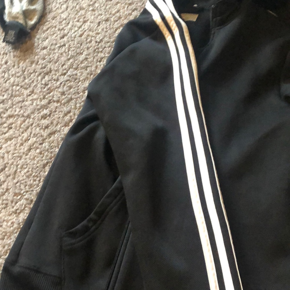 Adidas L - Picture 2 of 3